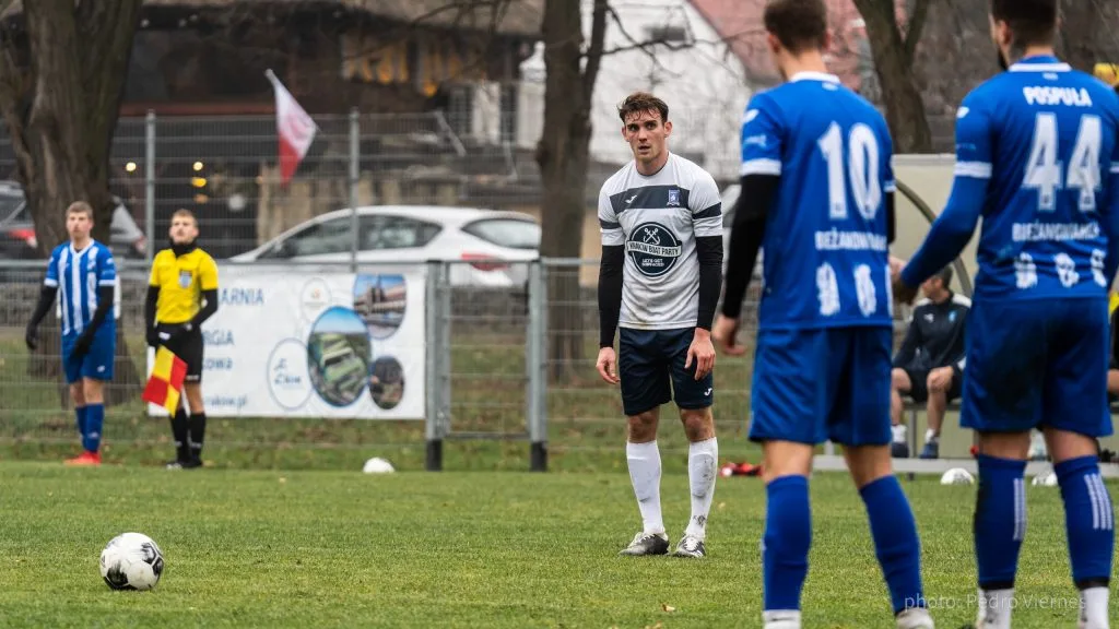 Michał Nowak of Krakow Dragoons FC scoring a free kick