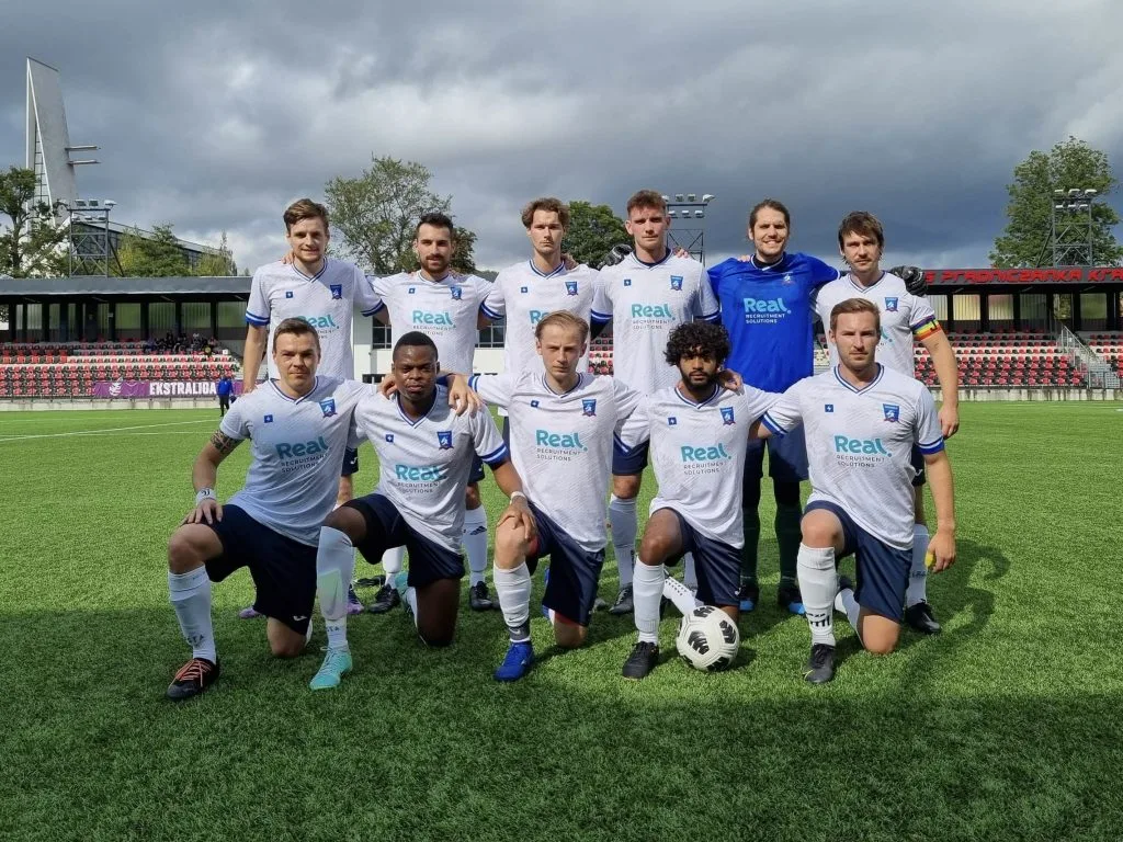 Krakow Dragoons FC starting 11 posing for a photo before the match vs Rybitwy