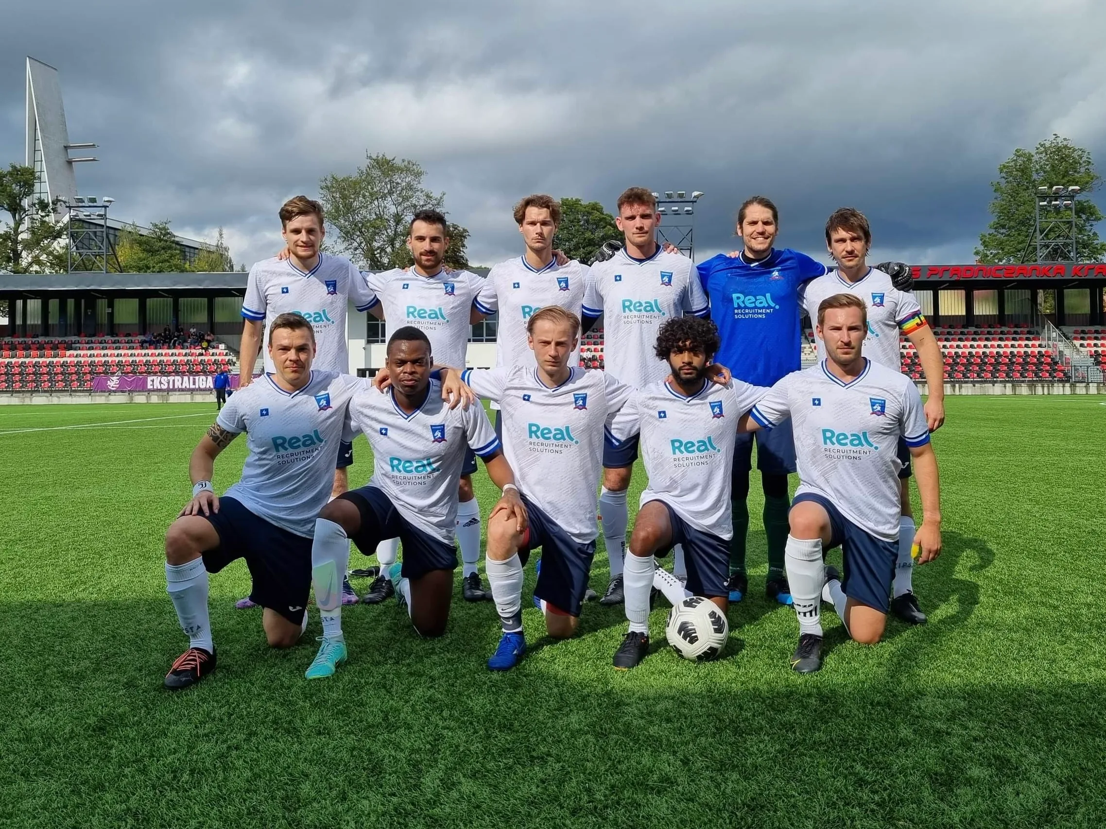 Krakow Dragoons FC starting 11 posing for a photo before the match vs Rybitwy