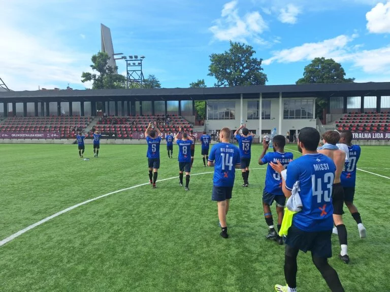 Krakow Dragoons FC players thanking the fans after match