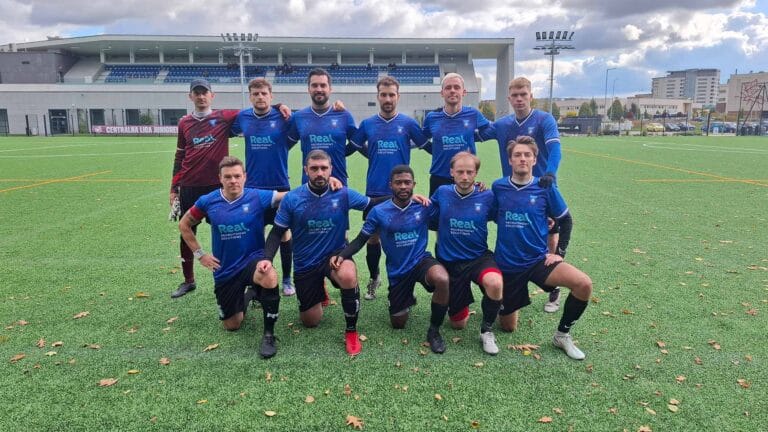 Krakow Dragoons FC players posing for a pre-match photo